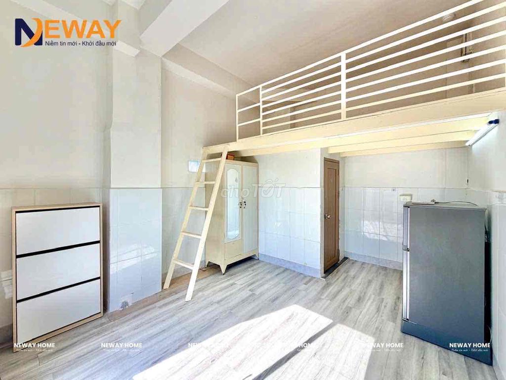 Airlocks Room - New Xiang Tang cool balcony, Funky