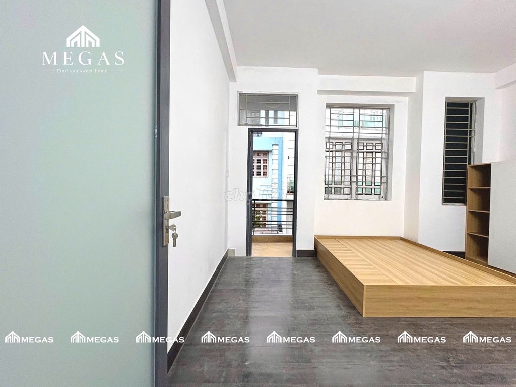 Rent the balcony 30 M2 - full furniture - flower village park