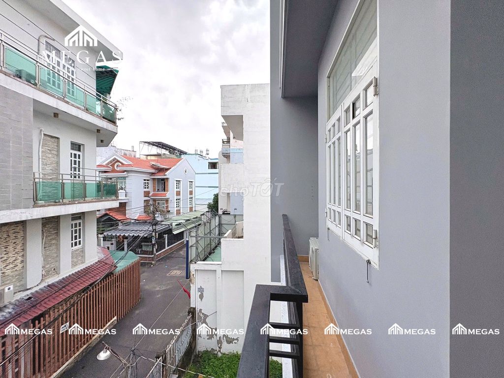 Rent the balcony 30 M2 - full furniture - flower village park