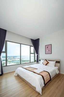 Three bedrooms. Two skyline toilets. Full interior.