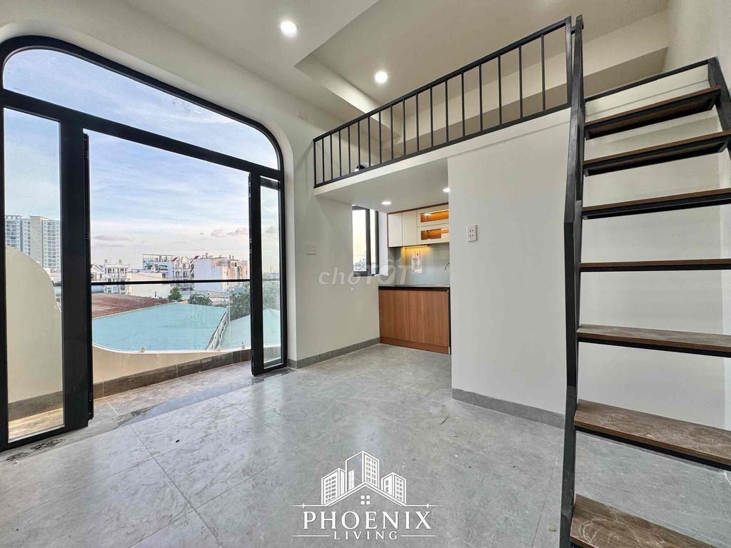 The new balcony is 100% Nguyễn Ảnh Thủ.