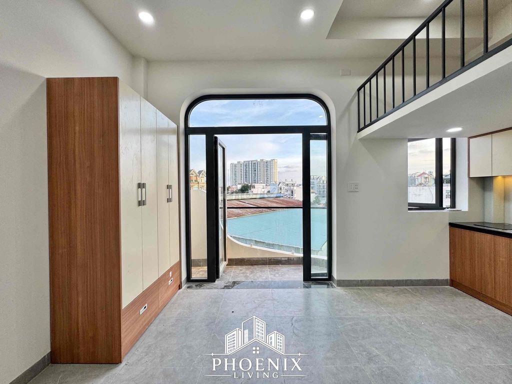 The new balcony is 100% Nguyễn Ảnh Thủ.