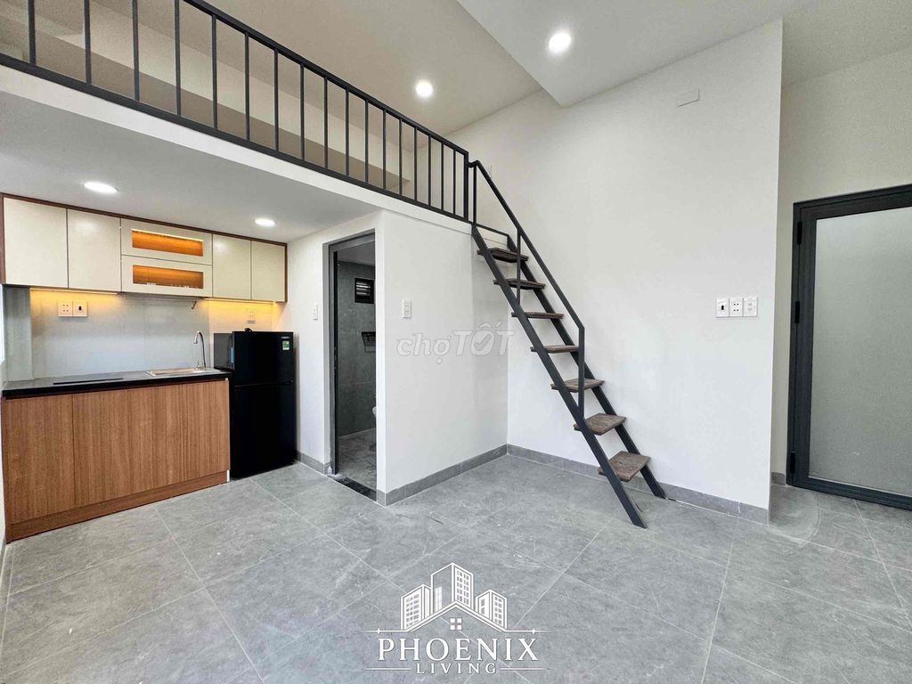 The new balcony is 100% Nguyễn Ảnh Thủ.