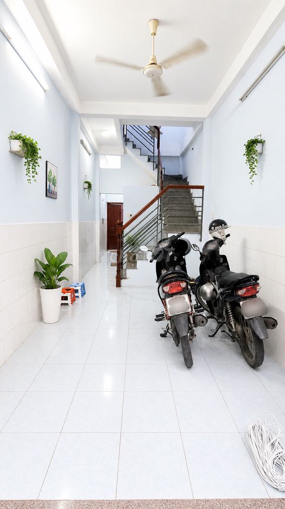 Rent a hotel room - air conditioning - free time