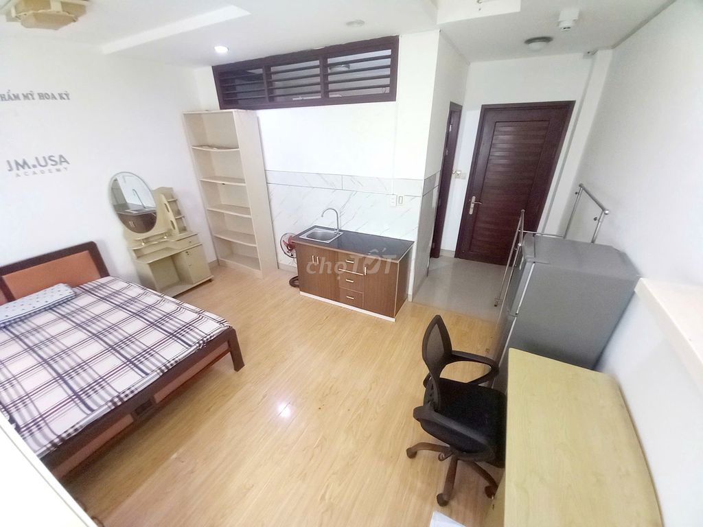 Central Mountain balcony room: 5.2 million, 30 meters, full interior.