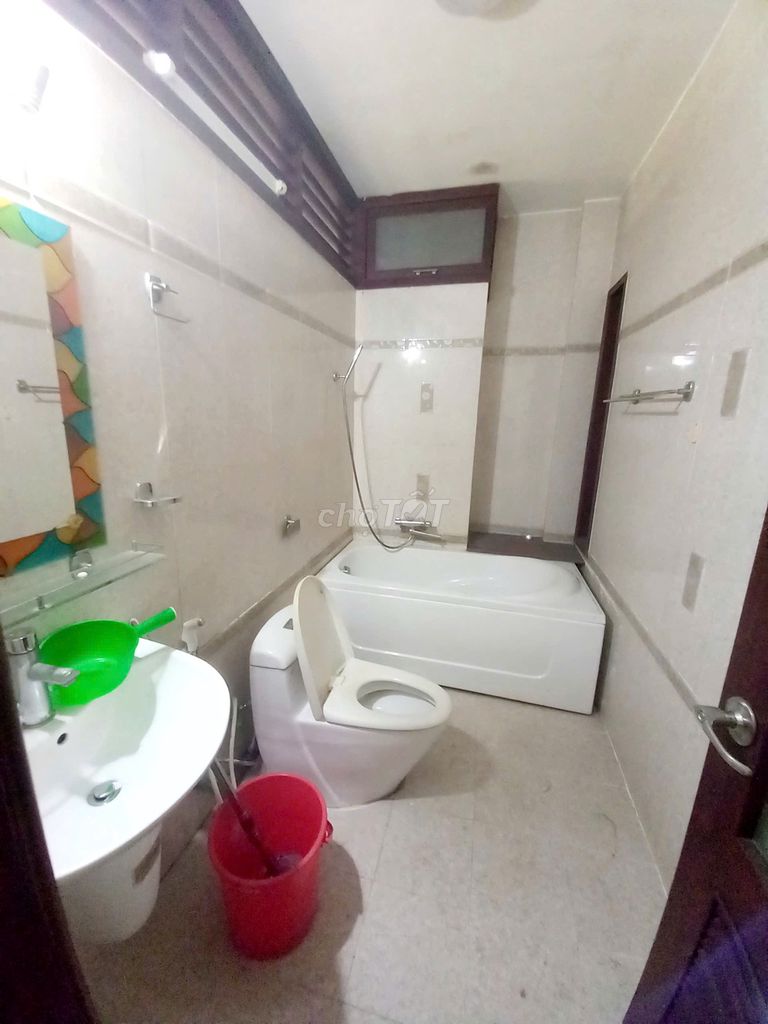 Central Mountain balcony room: 5.2 million, 30 meters, full interior.