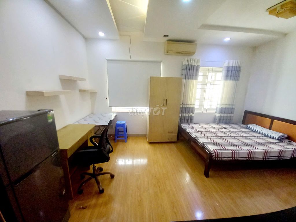 Central Mountain balcony room: 5.2 million, 30 meters, full interior.