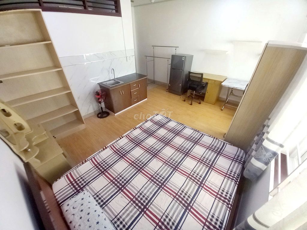 Central Mountain balcony room: 5.2 million, 30 meters, full interior.