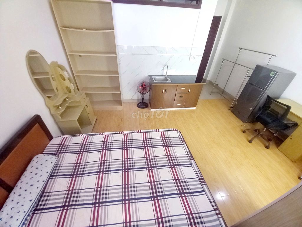 Central Mountain balcony room: 5.2 million, 30 meters, full interior.