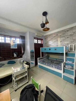Four bedrooms, five toilets, plus vpcty+K" online.