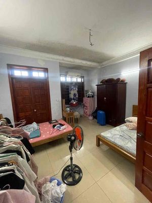 Four bedrooms, five toilets, plus vpcty+K" online.
