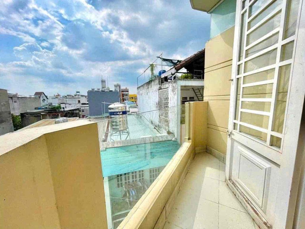 There's a balcony room, Full interior. It's in the east side of the Bình Tân.