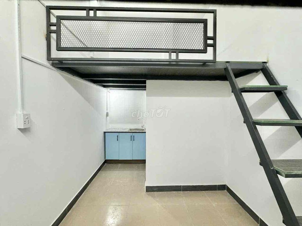 The Underprivileged Room in Yang