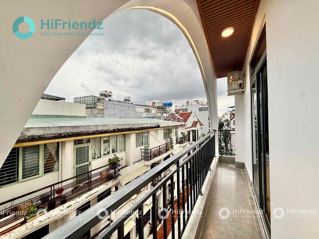 The balcony is located at the airport- Bạch Đằng, Tân Bình