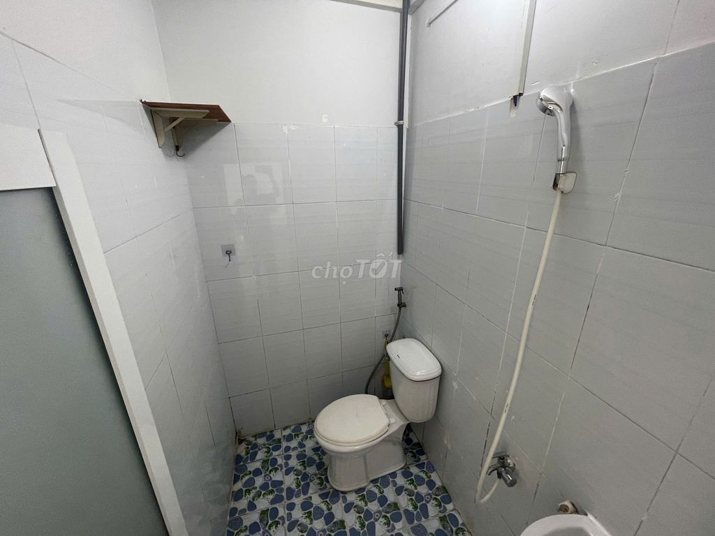 Miot high guard is both in business at Thủ Đức Falls, North Ning Market