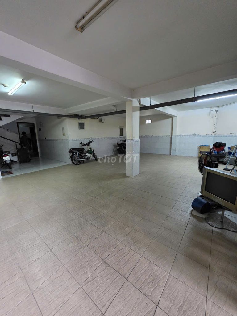 Private balcony, the interior is right near An Suong Market