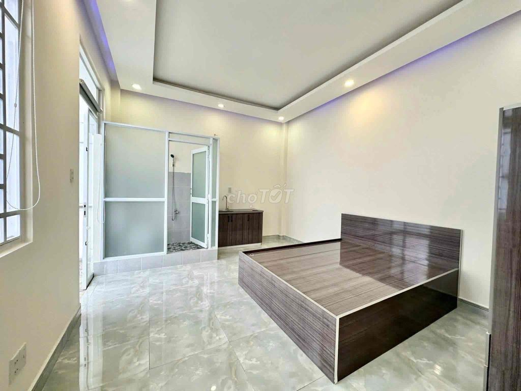 Nice room with a sunblowing balcony.