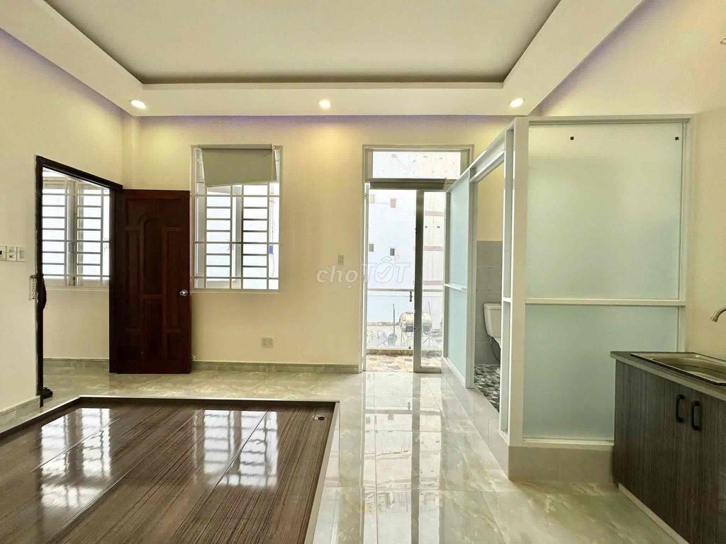 Nice room with a sunblowing balcony.