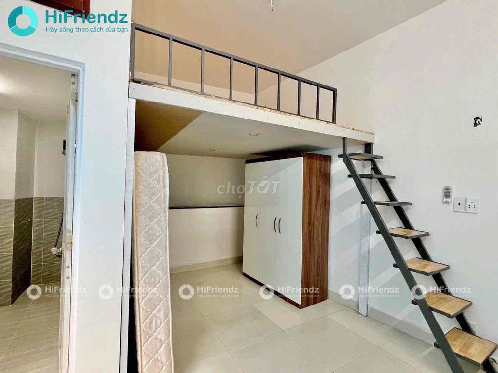 Rent Room Full Seven, Book of Leaves, United States Hospital.
