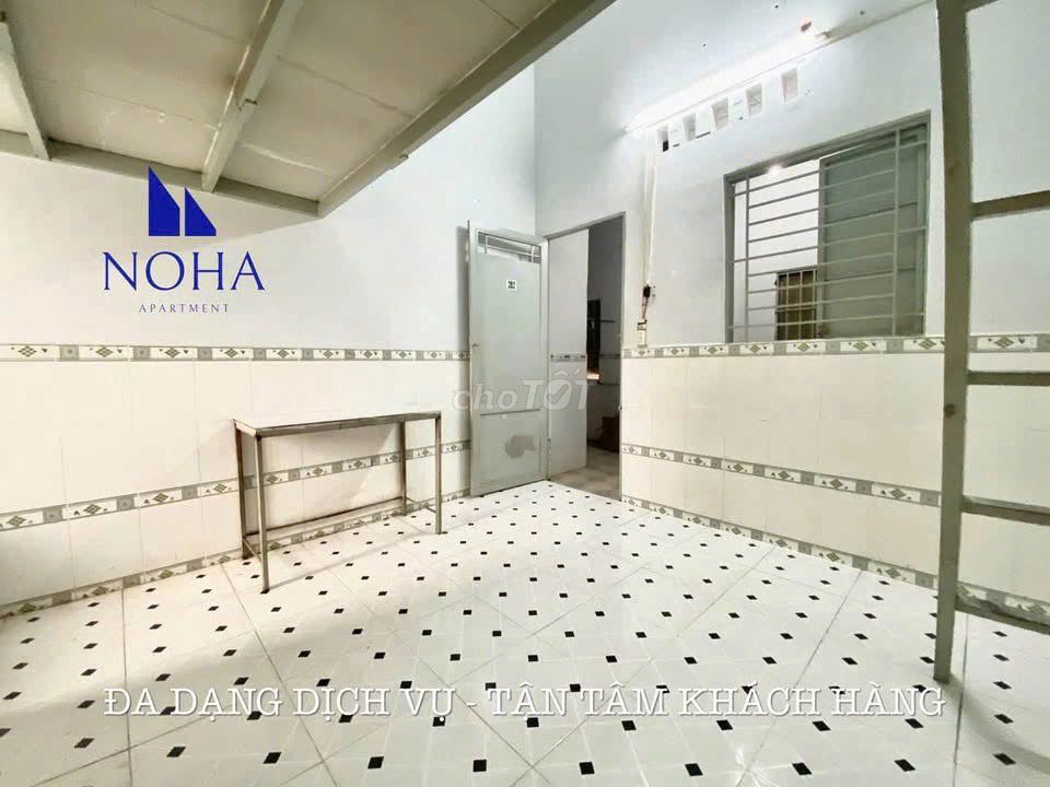 The ground-based air conditioning has its own toilet counter near the flower village.