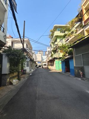 JM Huyện Toại-7 12 districts 11-4 x 18 meters 3 floors 6 bedrooms 5 toilets - 18 million per month