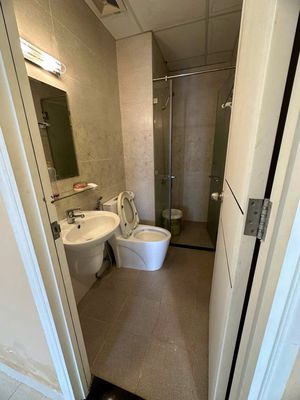Rent a Nguyễn Phúc Nguyên District 3-Bad 3 bedroom without interior for 17 million and 5