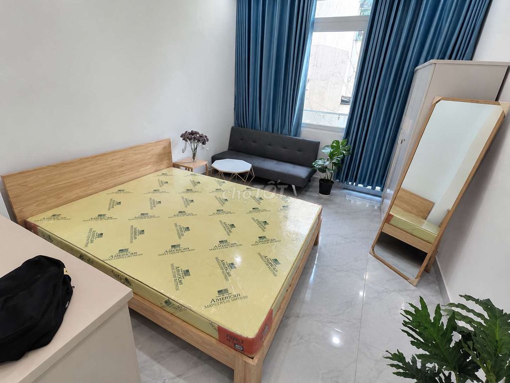 A super cheap full bedroom, Ung Văn Khiêm eth, blue stuff.