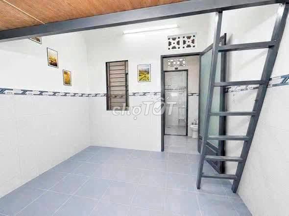 To rent a room with guards near the market. Madame hom aeon Bình Tân.