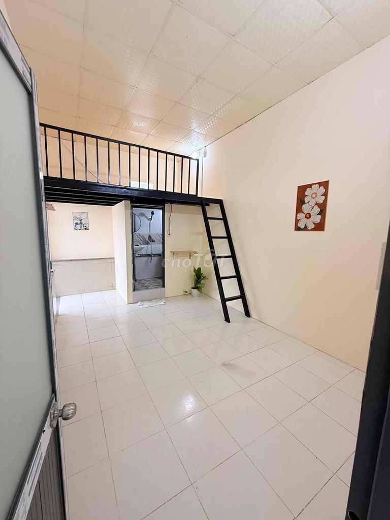 New room has 25 M2-- private toilet-- 2.4 million-- Bình Tân