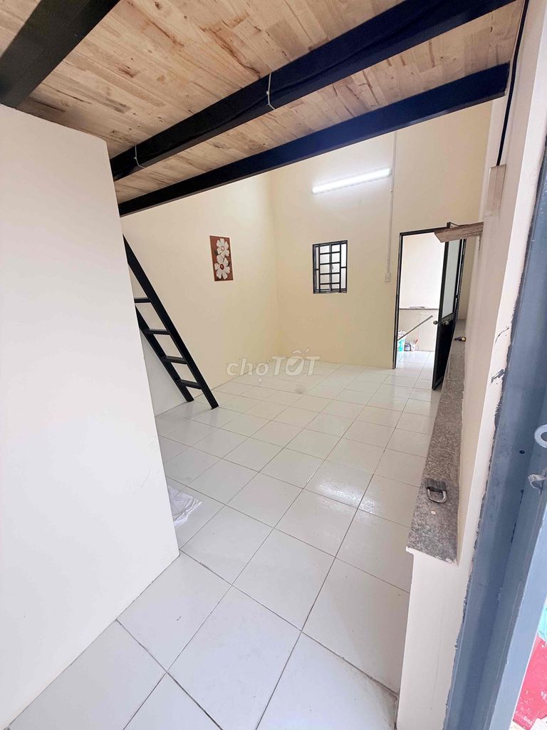 New room has 25 M2-- private toilet-- 2.4 million-- Bình Tân
