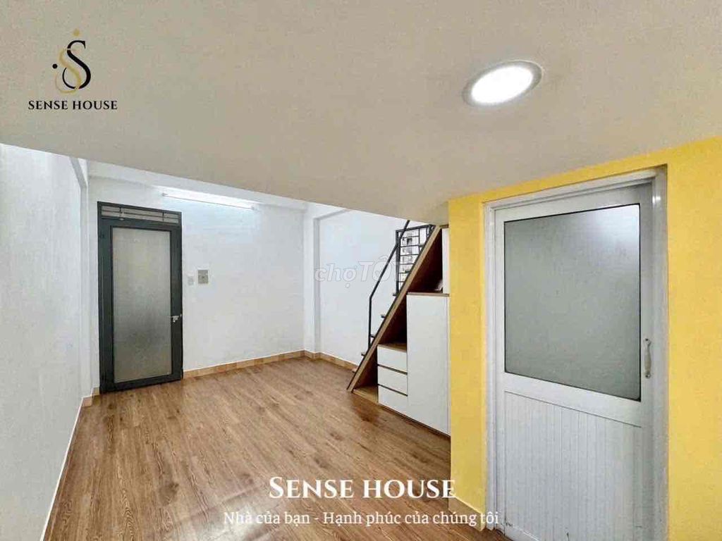 Rent a room with a 30-M2-wide guard - elevator next to a shower.