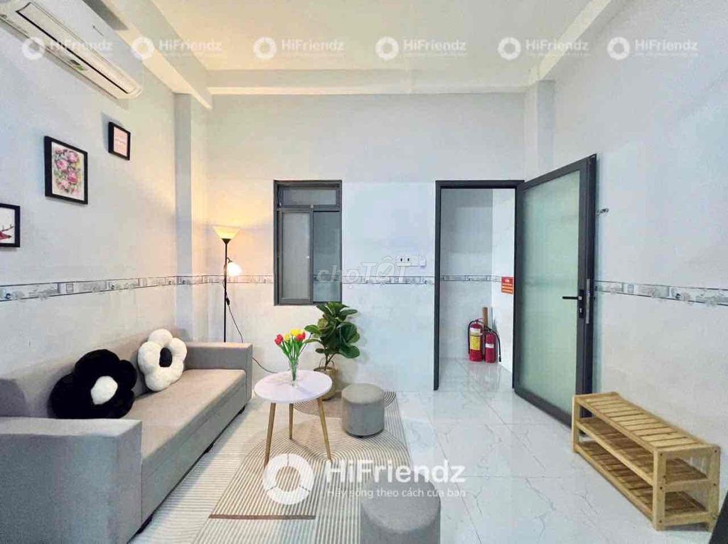 Rent a room with a guard - furniture near hui, huit