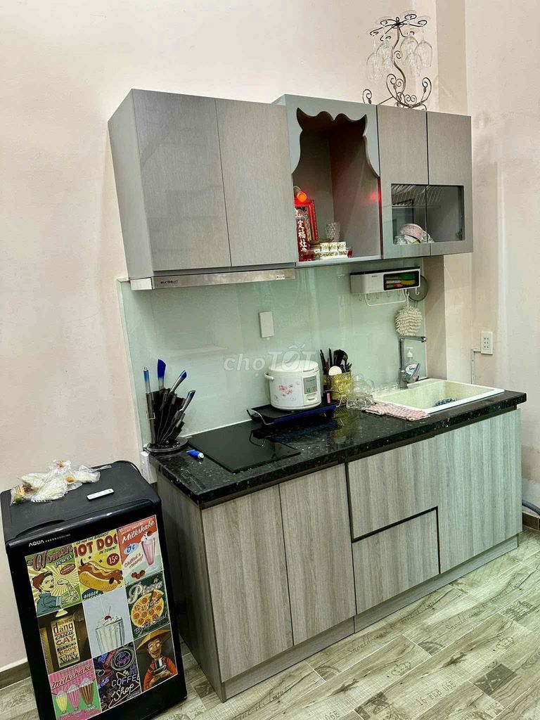 Two bedrooms, three bedrooms, full-on-one, 10 meters from the ground floor.