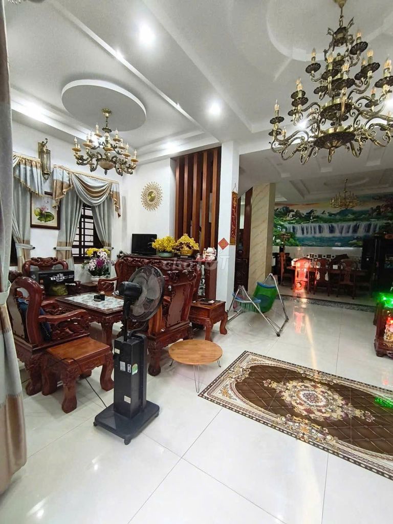 Rent a villa - 5 Linh Chiểu street (near vincom)