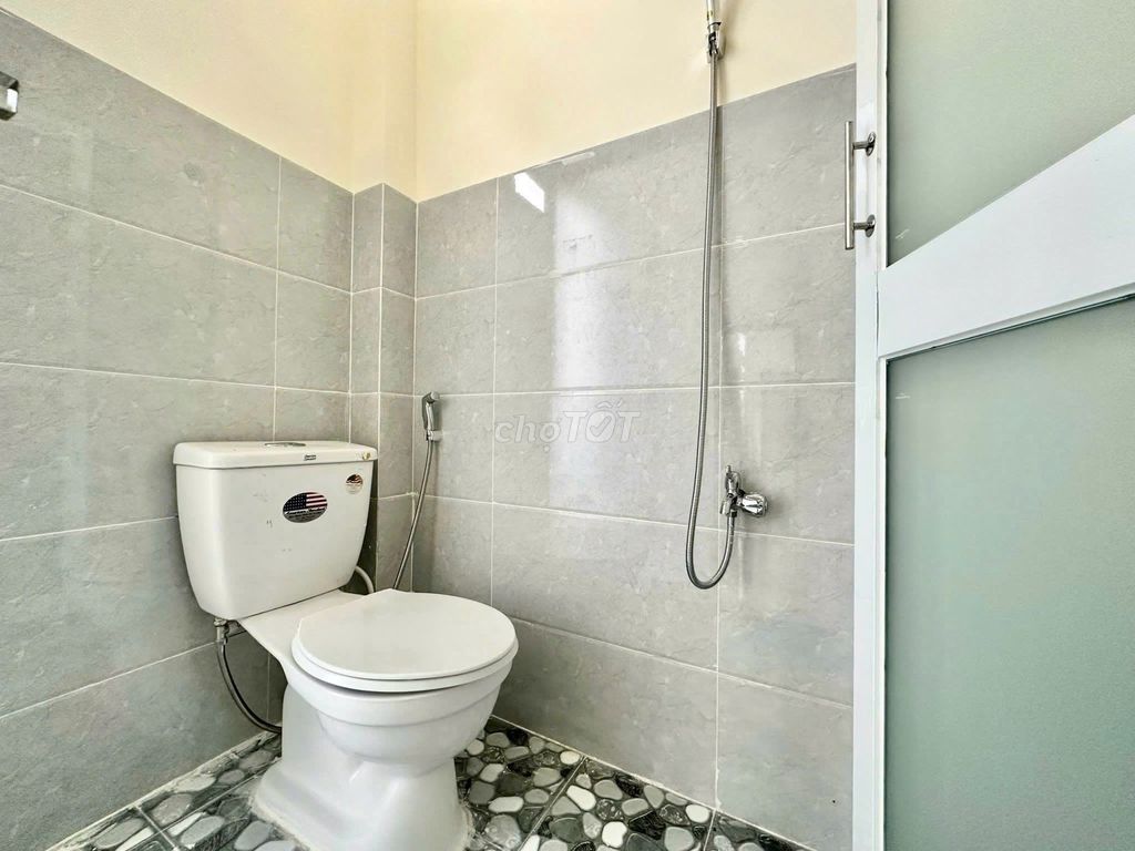 In the inside room, on your own balcony, Thạch Lam Tân Phú only 4 million5