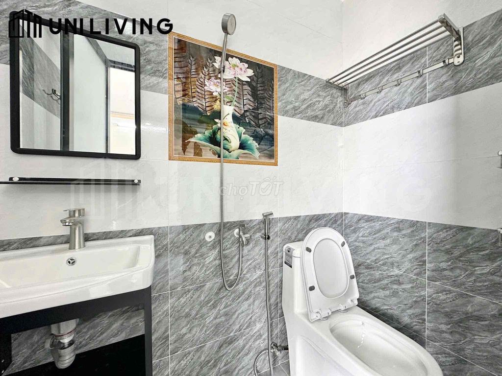It's the owner of the studio who rents 30 M2 open windows to build the bridge you're in.