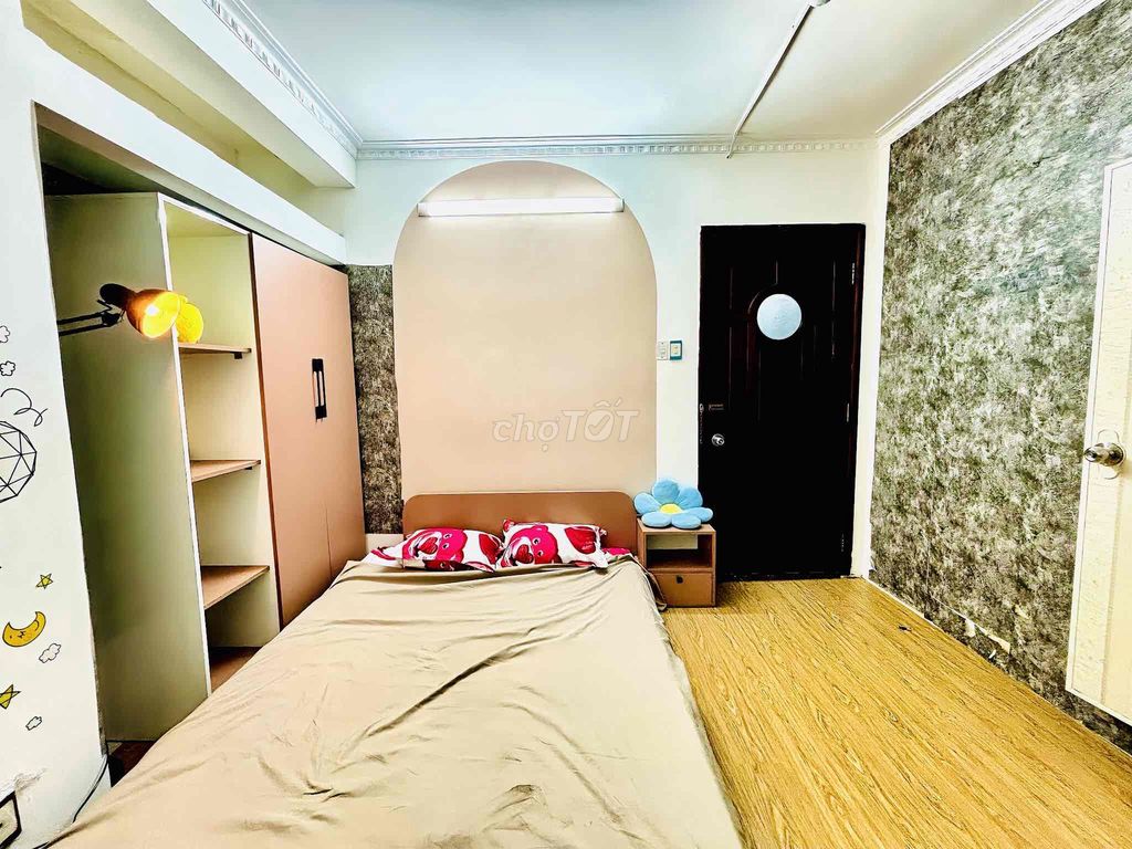 Mozi full interior right around the planet Levi (30/10 empty)