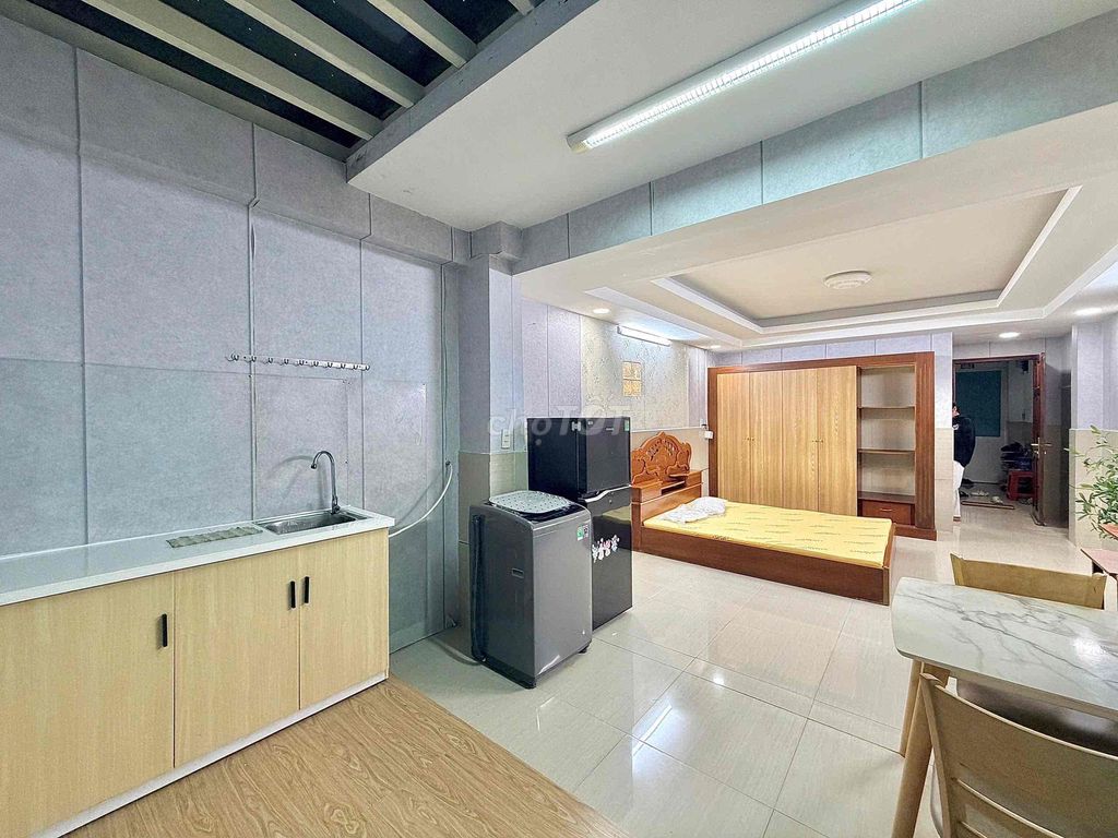 Supertress Room - Full Seven, China Village Park.