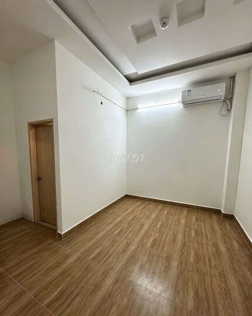 New room is built in Lê Đại Hành Circle, District 11.
