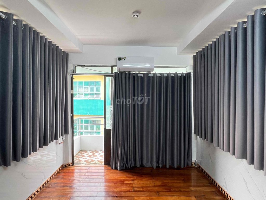 emart Phan Văn Trị-Calm University.