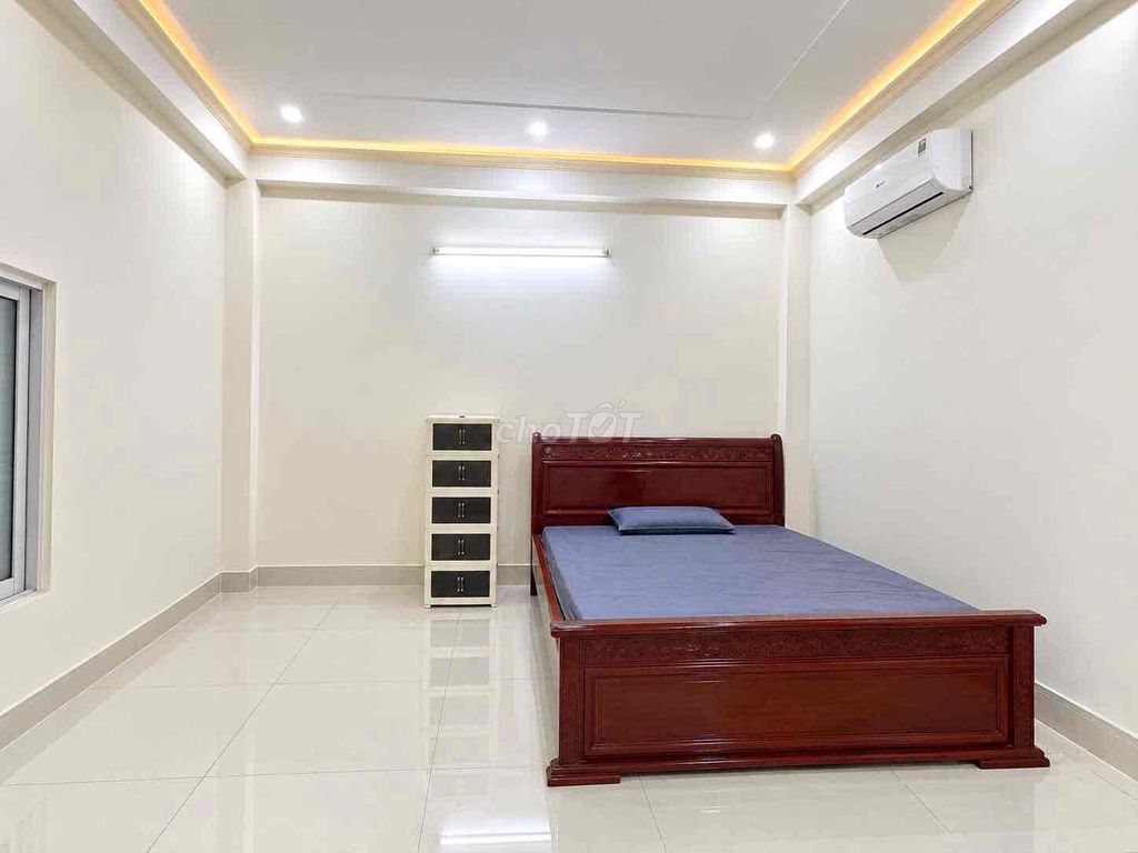 (3.5 million) Rent the service apartment right at Đình Phong Phú -30 m2 - full interior