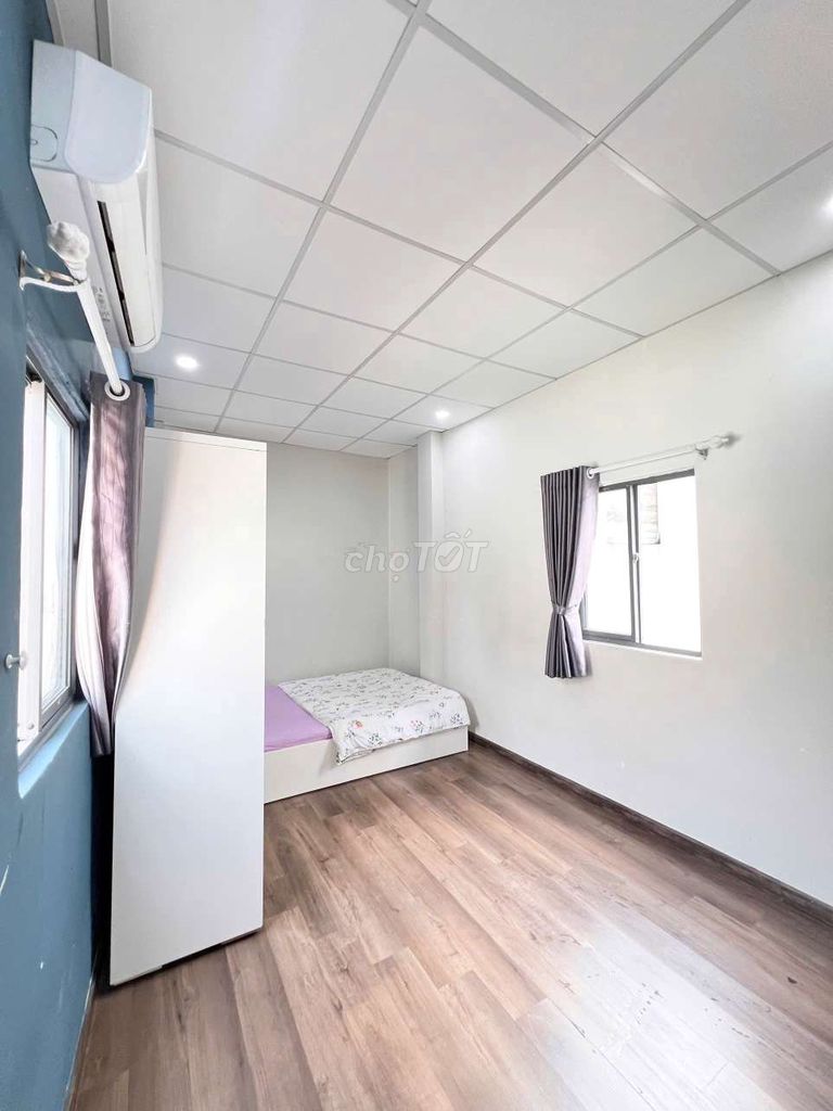 Rent room.