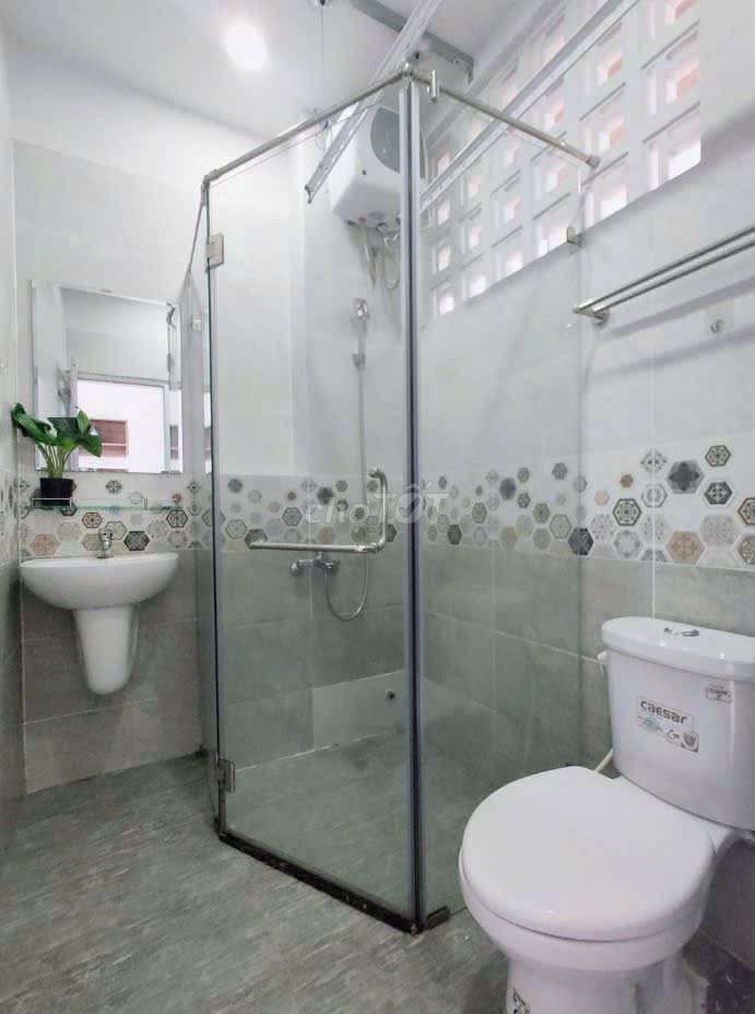 Rent room.