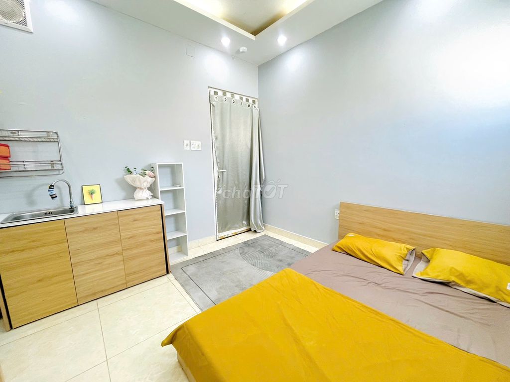 7th District beauty room - 3 million and 5