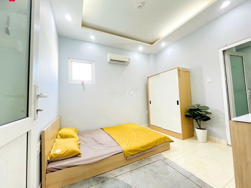 7th District beauty room - 3 million and 5