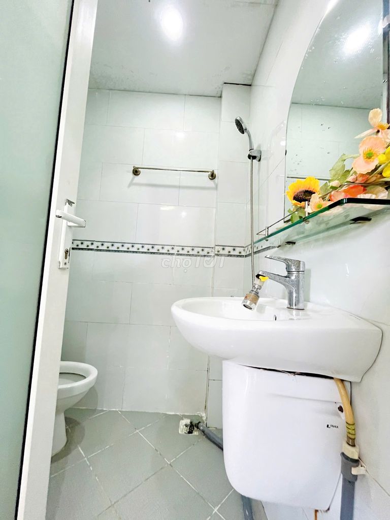 7th District beauty room - 3 million and 5