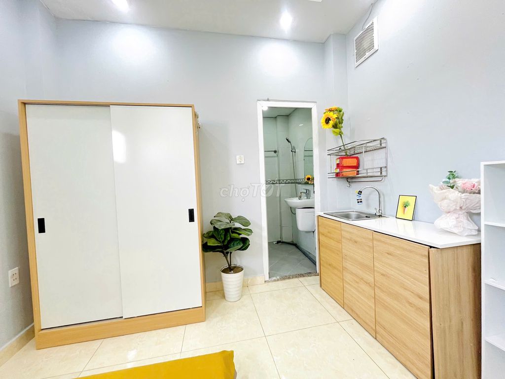 7th District beauty room - 3 million and 5