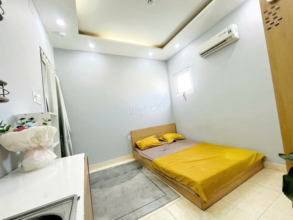 7th District beauty room - 3 million and 5