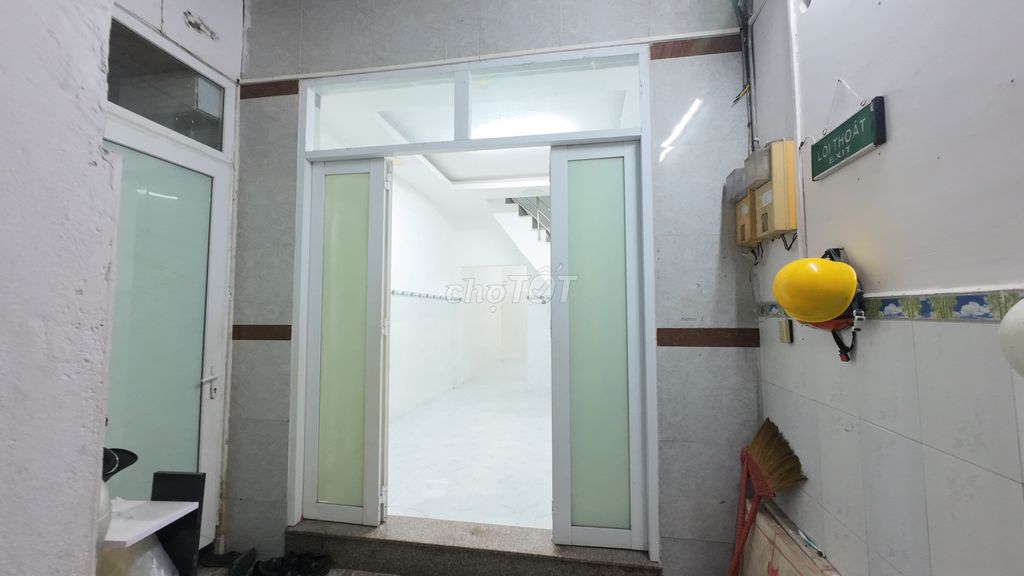 Two bedrooms, one ground, two toilets, one kitchen. Bình Thạnh, hcm