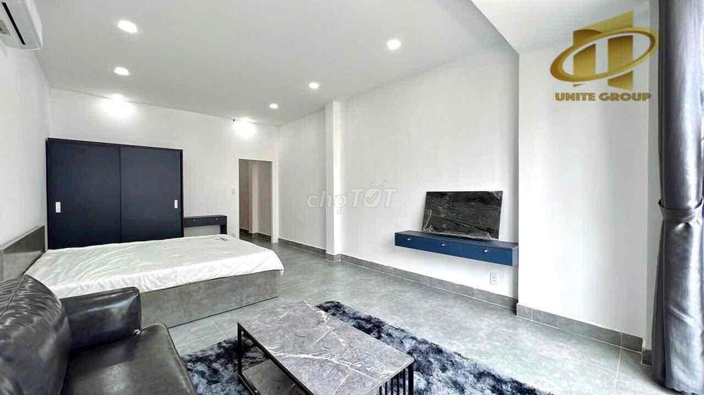 Room one full bedroom, kitchen cup, elevator to room